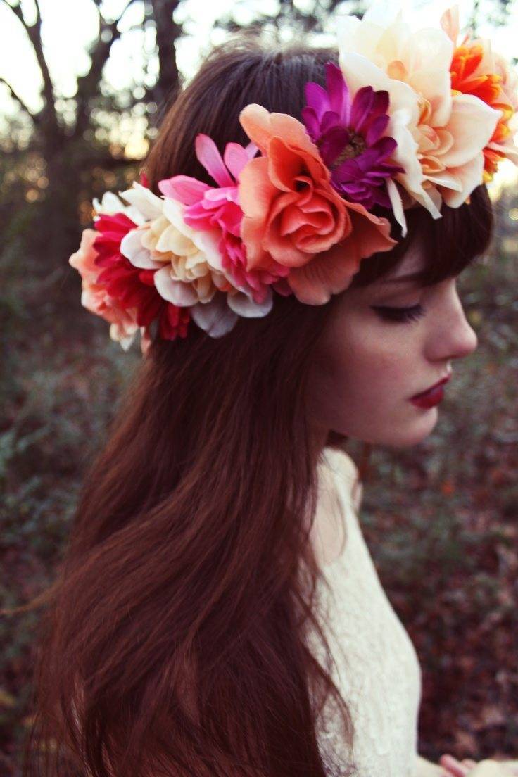 Match your floral displays with a beautiful floral crown