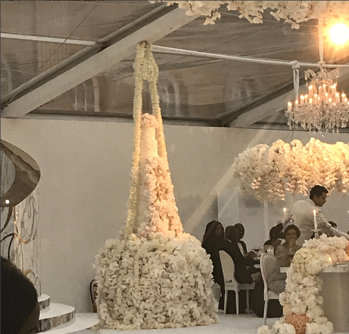 Luxury wedding at Blenheim Palace with Elizabeth's Cake Emporium