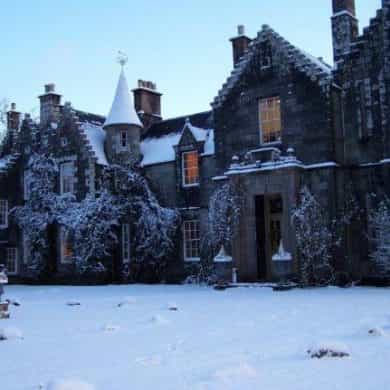 Festive Ideas For Stylish Winter Weddings