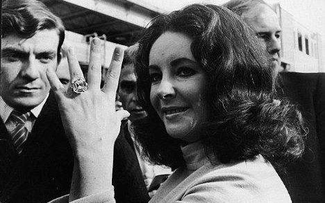 Steal Her Style: Elizabeth Taylor’s Wedding Gift From Richard Burton