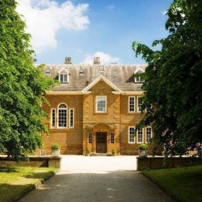 Poundon House Merges The Traditional With The Exotic