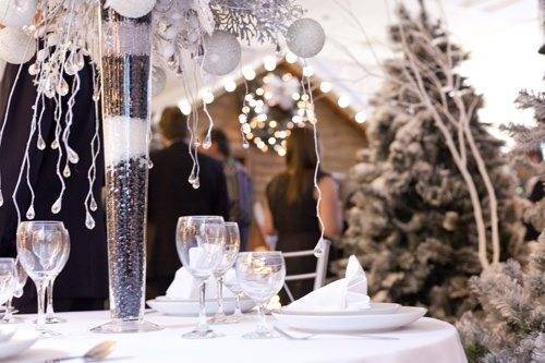 10 Reasons to Marry in Winter 10 Reasons to Marry in Winter
