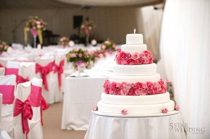 wedding cake and room