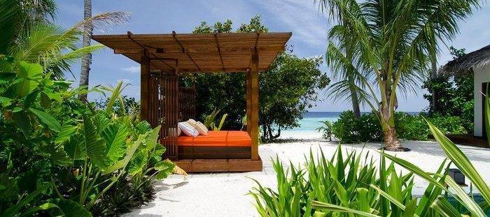 Jumeirah Dhevanafushi and Jumeirah Vittaveli Jumeirah Dhevanafushi and Jumeirah Vittaveli