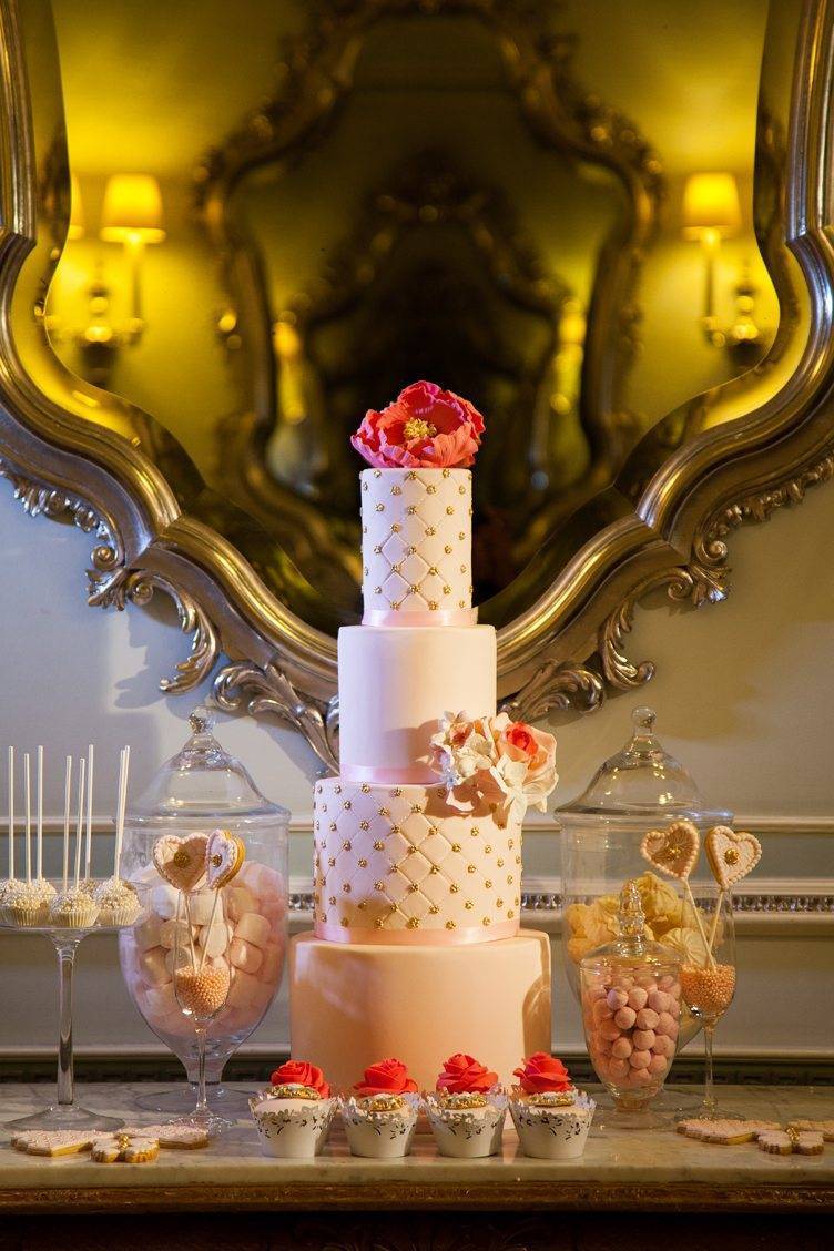 Luxury Wedding Cakes by Elizabeth's Cake Emporium Luxury Wedding Cakes by Elizabeth's Cake Emporium