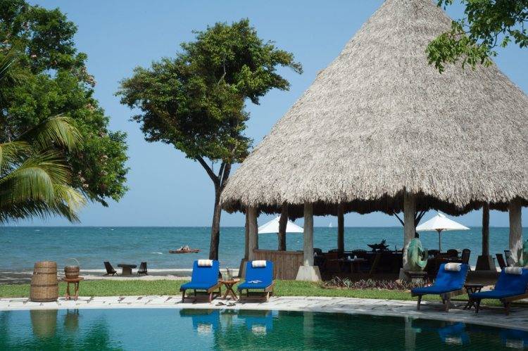 Top Winter Sun Honeymoon Destinations turtle beach 750x499 1 - Top Winter Sun Honeymoon Destinations
