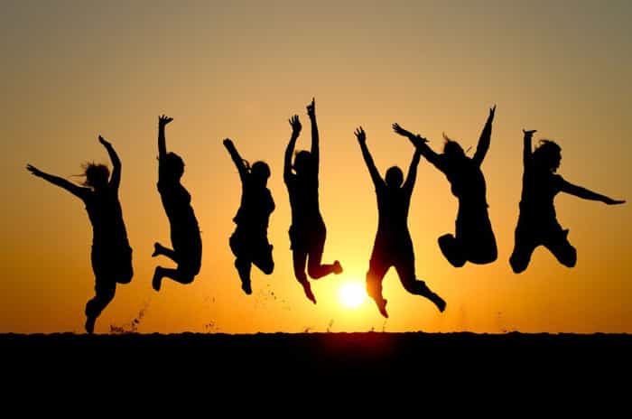 Hen Trends 2013 - group jumping