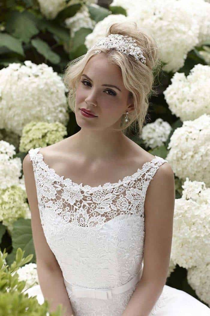 Sassi Holford