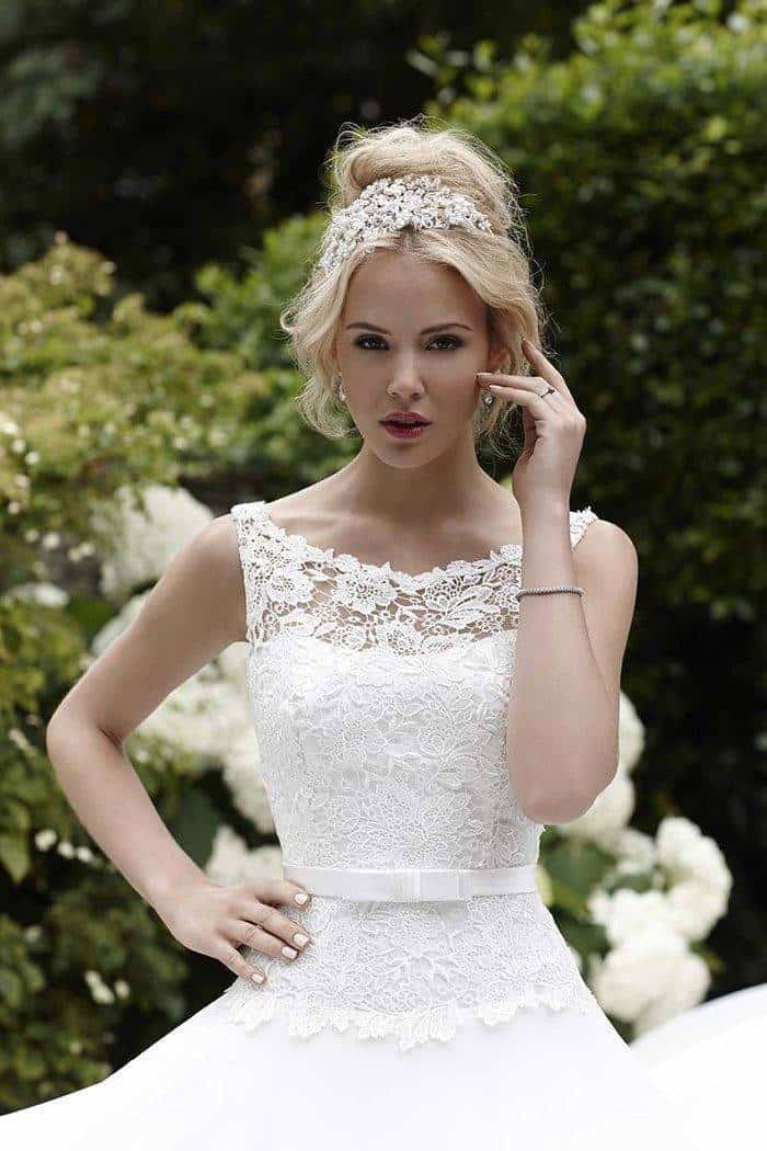 Sassi Holford