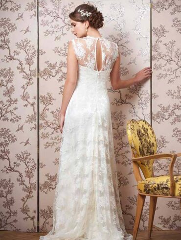 Interview: Emma Hunt On How To Find The Dream Dress
