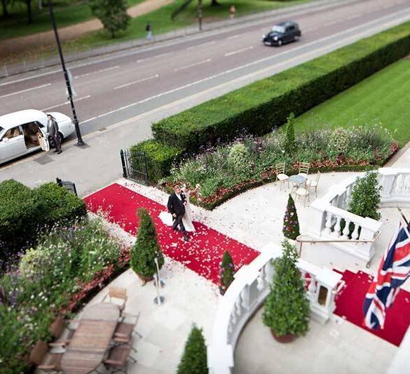 Stylish Weddings - Jenny Packham - The Mandarin Oriental London