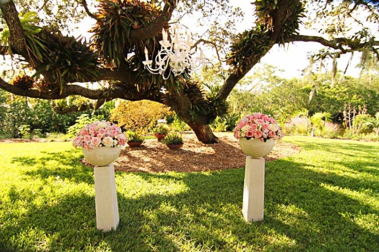 Magical Pink And Black Garden Wedding In Florida Wedding Ceremony Table