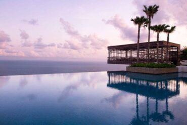 Marry on the Bali Cliffs at Glamorous Alila Villas Uluwatu