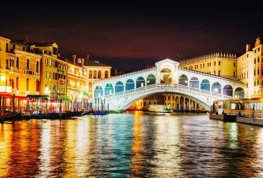 Photo.ua - Rialto Bridge (Ponte Di Rialto) in Venice, Italy at night time Photo.ua - Rialto Bridge (Ponte Di Rialto) in Venice, Italy at night time