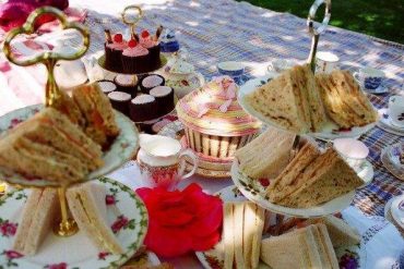 Why not have a vintage style picnic party for your hen-do?