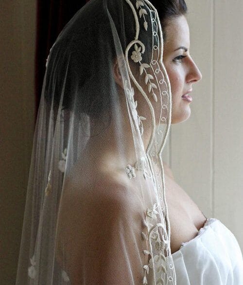 Top Tips For Choosing Your Wedding Veil