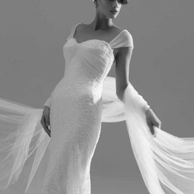 Sassi Holford Wins British Bridal Designer Of The Year