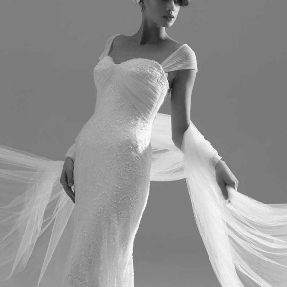 Sassi Holford Wins British Bridal Designer Of The Year
