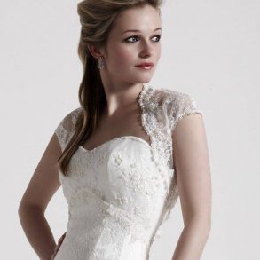 Sassi Holford’s 2013 Debut Collection