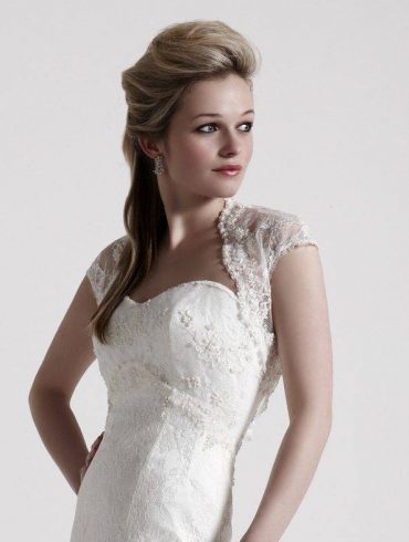 Sassi Holford’s 2013 Debut Collection