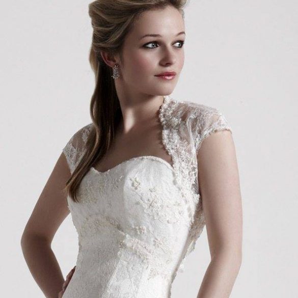 Sassi Holford’s 2013 Debut Collection