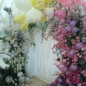Blow Wedding Guests Away With Balloon Décor