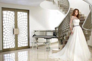 Find Your Dream Dress In The Chic Surrounding Of The Bulgari Hotel