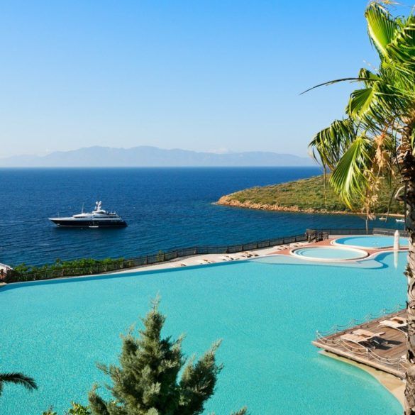 2011’s Unique Honeymoons Escapes From 5 Star Weddings