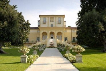 Have a luxury romantic honeymoon by Escapio