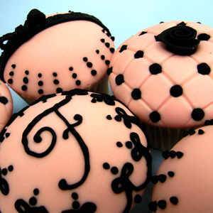 Learn how to make couture wedding cupcakes