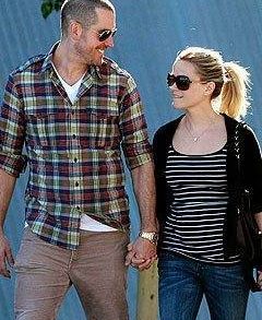 Reese Witherspoon announces her engagement to Tim Toth