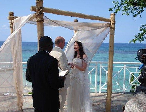 Getting Married Abroad: A Real Brides Tale!
