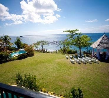 An Intimate Setting For A Caribbean Wedding