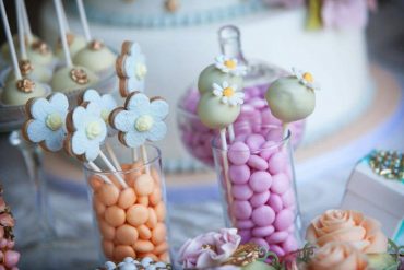 Modern and Traditional Wedding Favours