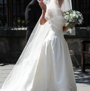 Zara Phillips Wedding Gown By Stewart Parvin