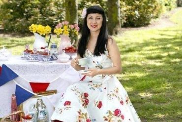A Most Curious Party… Is A New Vintage Crockery