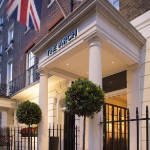 Review: The Marvelous Arch London