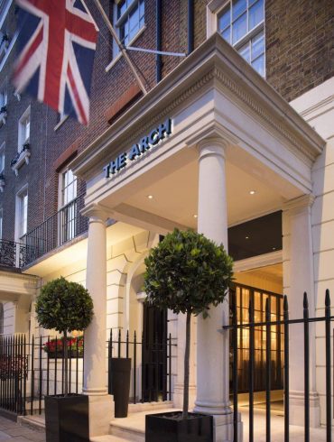 Review: The Marvelous Arch London