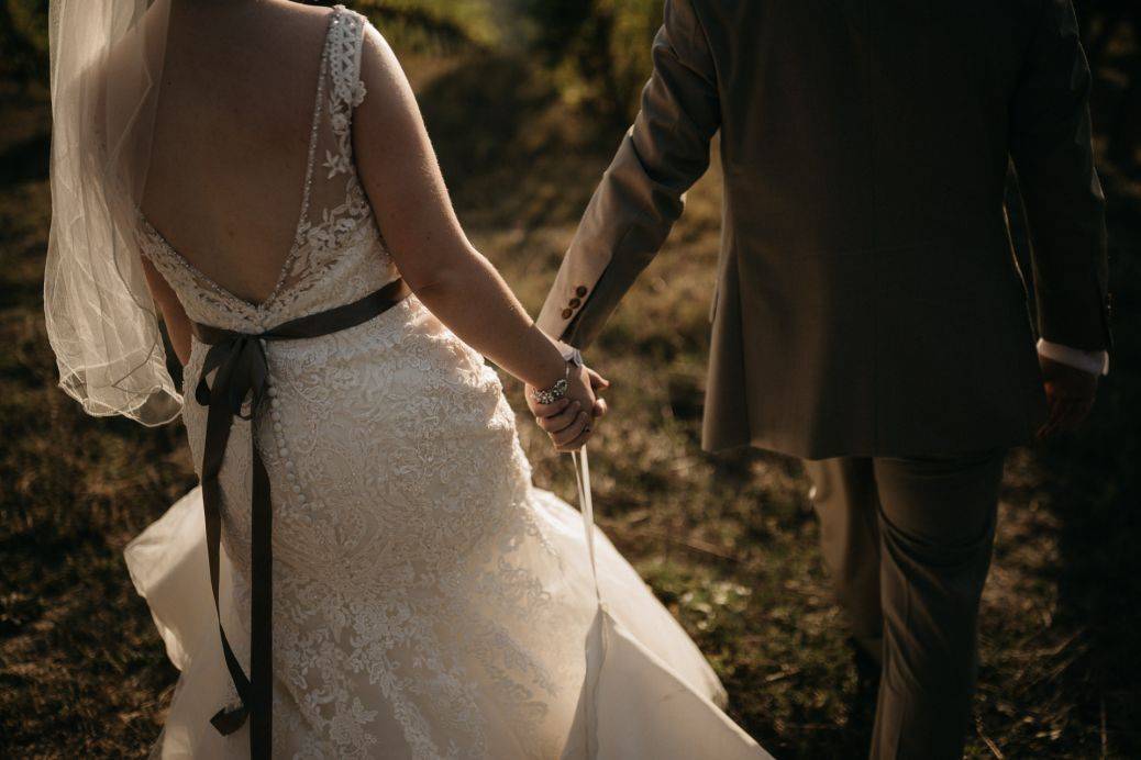 Villages & Vineyards – a Tuscan wedding Enjoying a stroll through the beautiful Tuscan countryside