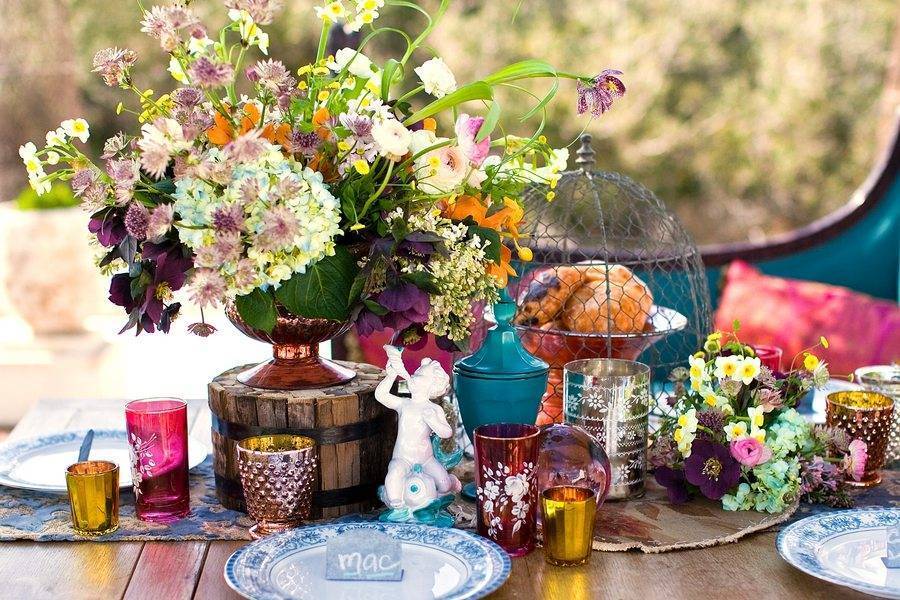 Go for a mixture of textures and colours