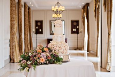 An elegant, feminine floral photo shoot