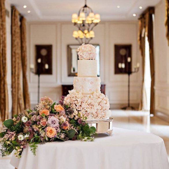 An elegant, feminine floral photo shoot