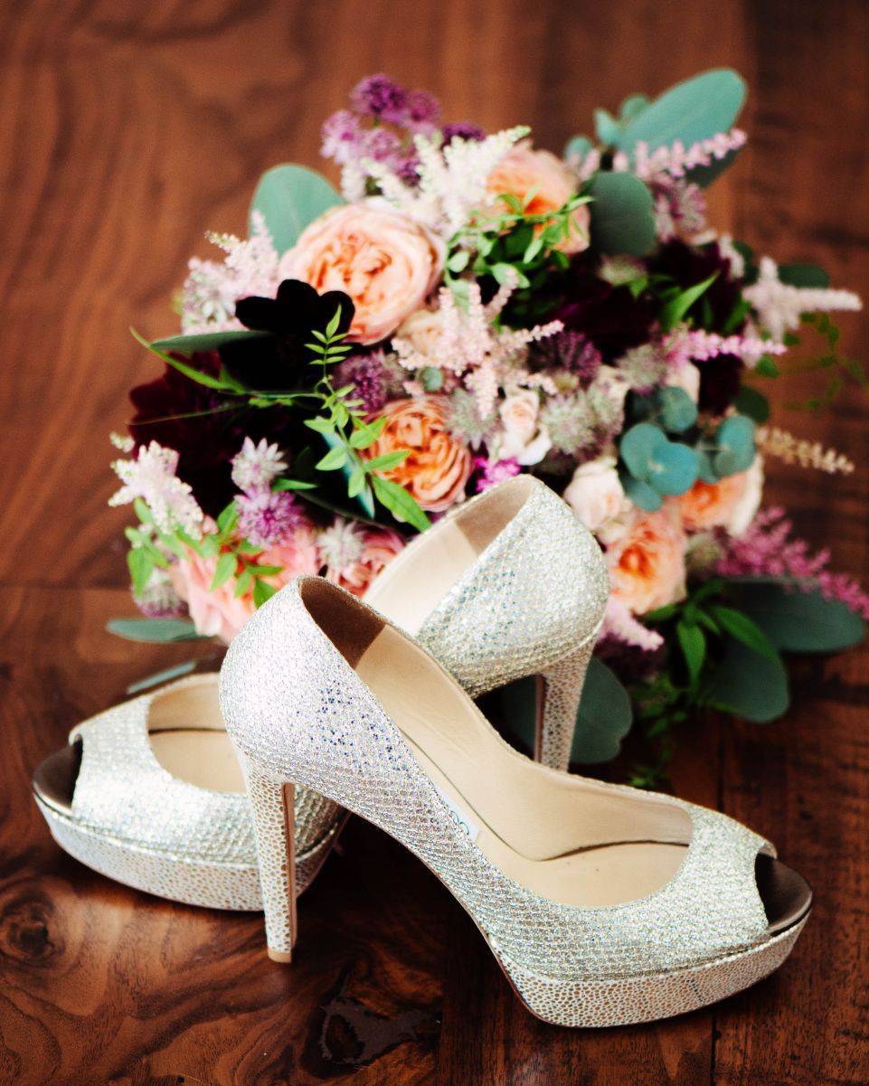 Sheer Joy at Sheene Mill Sweet posy and some killer heels