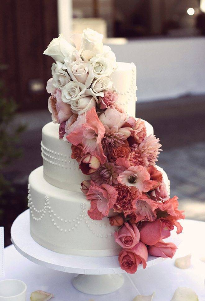 mango studios bobetter belle Ombre flowers are a stunning embellishment to a gorgeously detailed cake. Photo: Mango Studios. Cake: Bobette & Belle