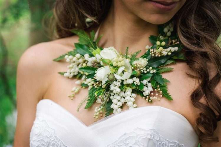 Greenery in all its Glory Why not accessorise with greenery? A fragrant floral greenery necklace is so pretty Photo: Chic Vintage Brides