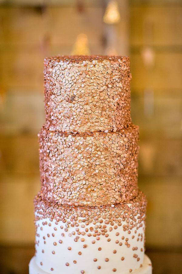 Hints of rose gold