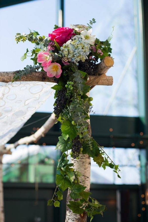 A Great Snow Sprinkled Gatsby wedding