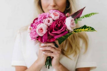 Should A Bride Follow Wedding Flower Trends?