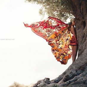 L’histoire d’Hermès – scarves, handbags and more