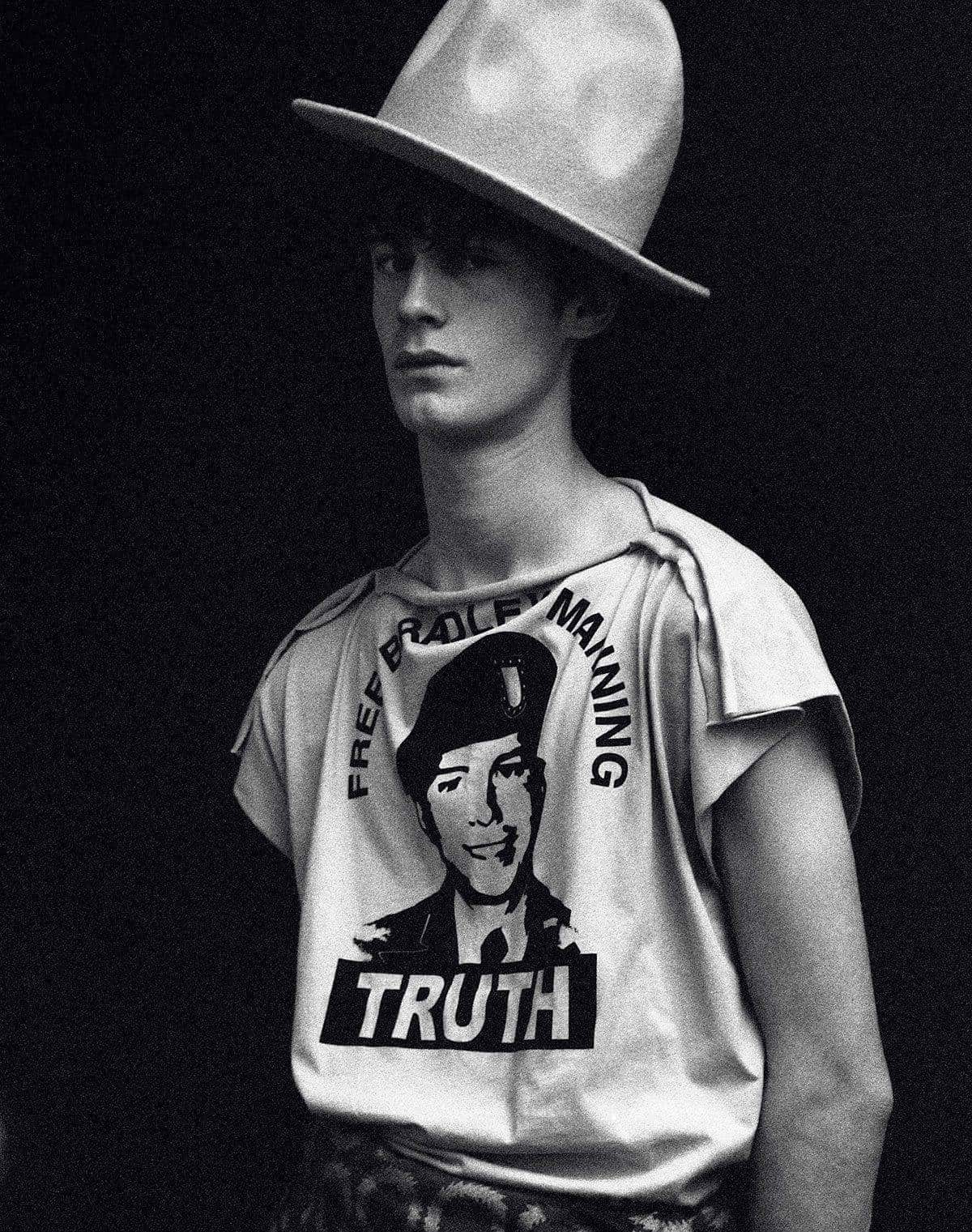 Punk to Politics - Vivienne Westwood HERO12 WORLDS END 1 - Punk to Politics - Vivienne Westwood